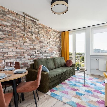 Stylish Apartment Near Wroclavia For 4 Guests By Noclegi Renters Wroclaw Dış mekan fotoğraf