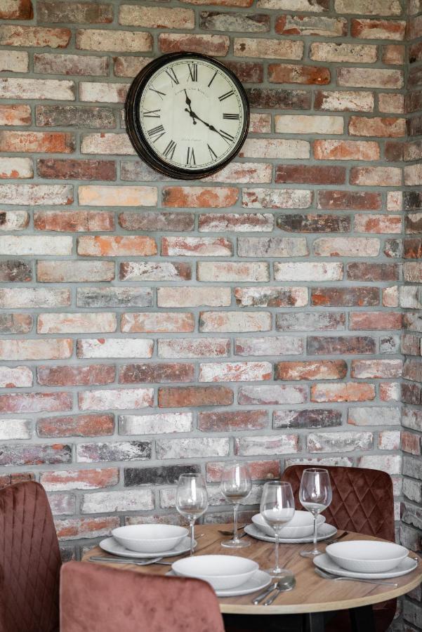 Stylish Apartment Near Wroclavia For 4 Guests By Noclegi Renters Wroclaw Dış mekan fotoğraf