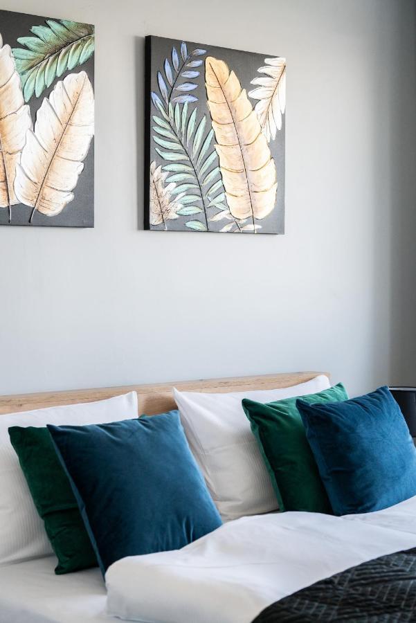 Stylish Apartment Near Wroclavia For 4 Guests By Noclegi Renters Wroclaw Dış mekan fotoğraf
