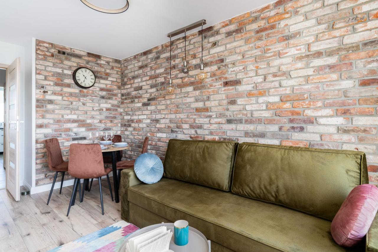 Stylish Apartment Near Wroclavia For 4 Guests By Noclegi Renters Wroclaw Dış mekan fotoğraf