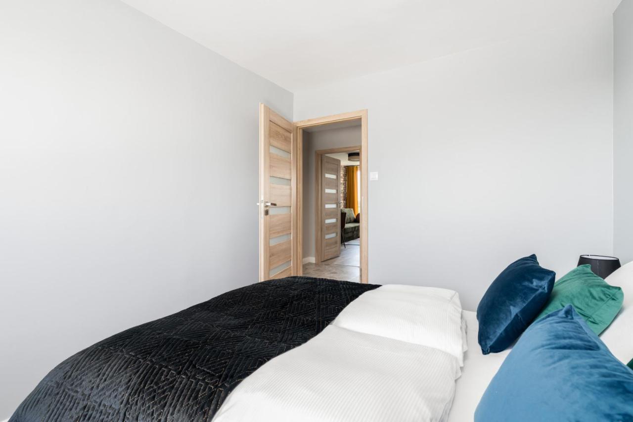Stylish Apartment Near Wroclavia For 4 Guests By Noclegi Renters Wroclaw Dış mekan fotoğraf