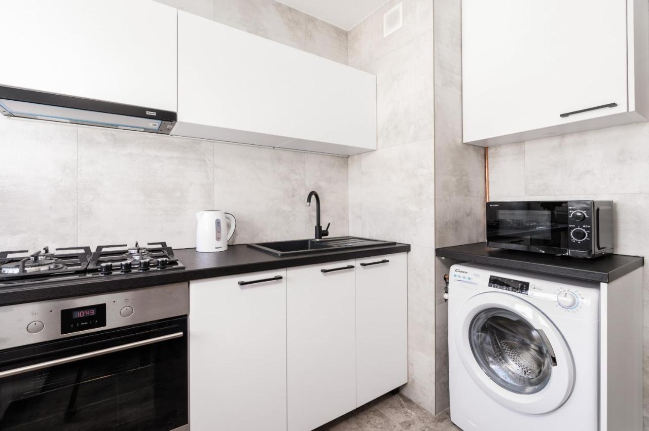 Stylish Apartment Near Wroclavia For 4 Guests By Noclegi Renters Wroclaw Dış mekan fotoğraf